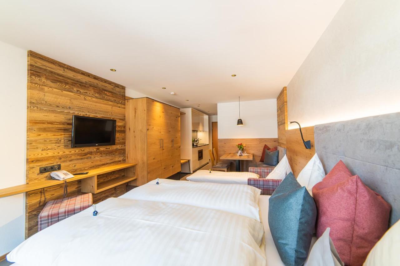 Aparthotel Hochland Gmbh Nauders Bagian luar foto