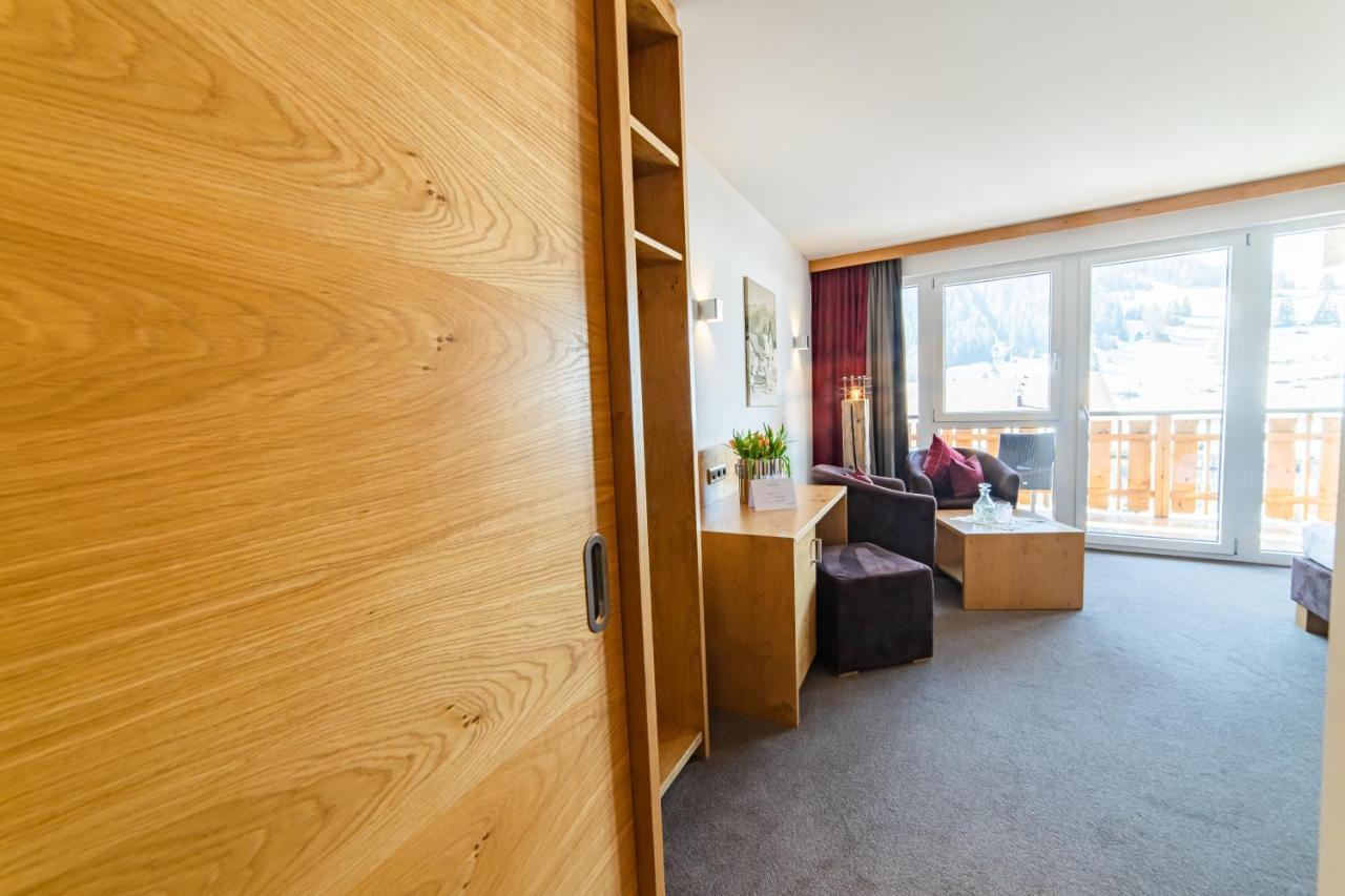 Aparthotel Hochland Gmbh Nauders Bagian luar foto